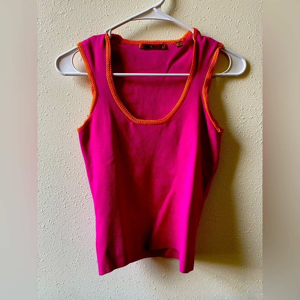 Pink fitted tank top